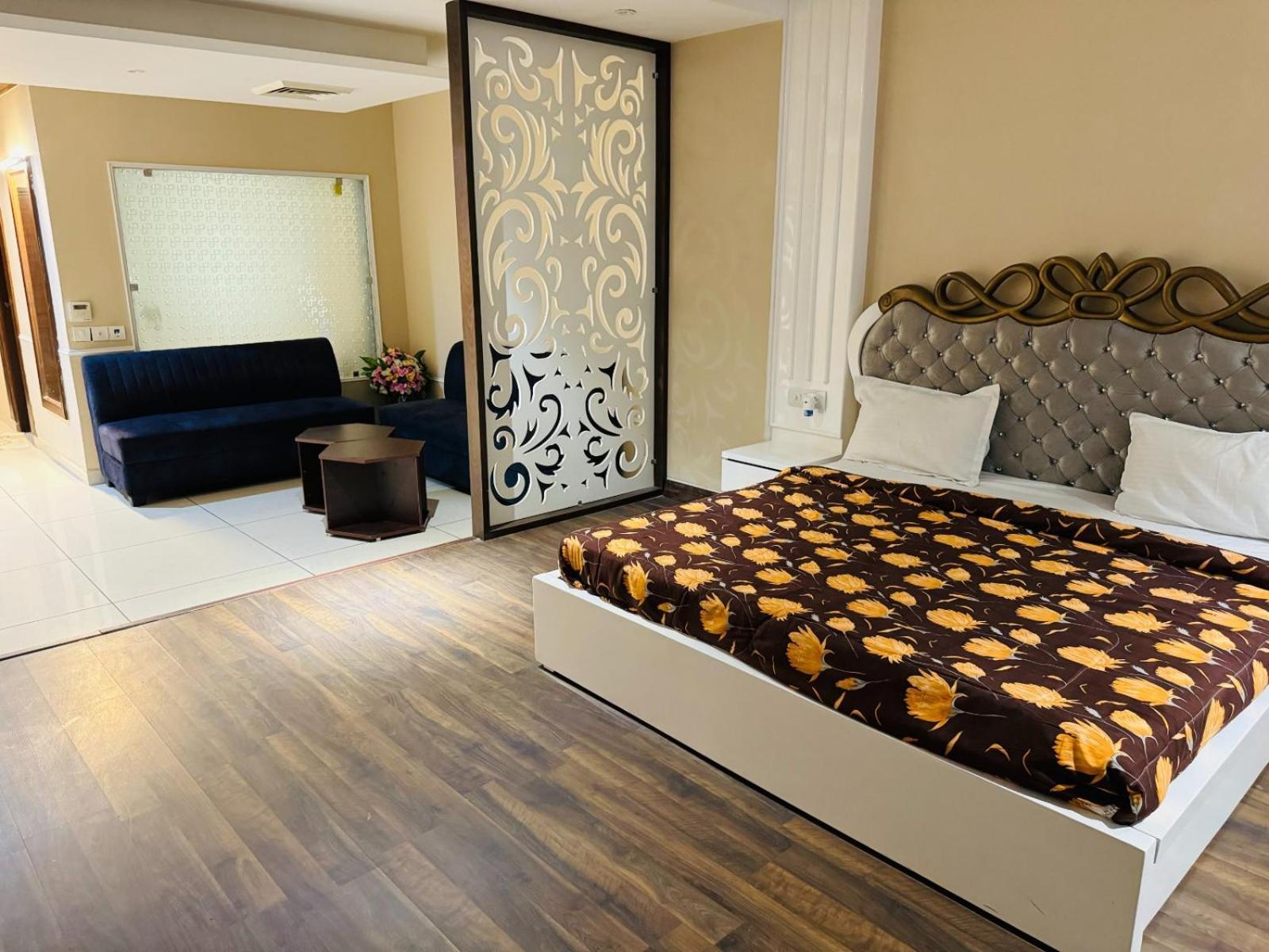 The Pearl Hotel Sirsa Exterior foto